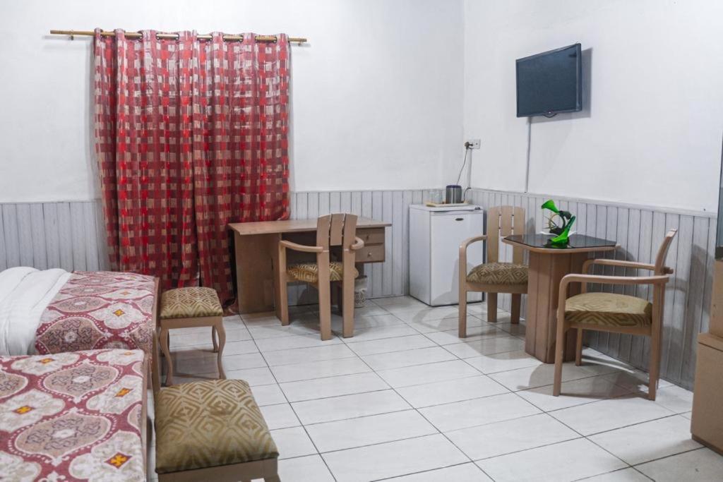 Hill View Hotel West Airport Akra Zewnętrze zdjęcie