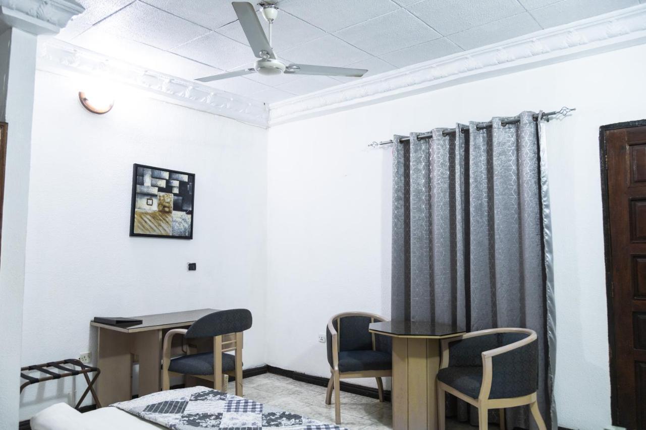 Hill View Hotel West Airport Akra Zewnętrze zdjęcie
