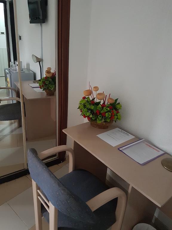 Hill View Hotel West Airport Akra Zewnętrze zdjęcie