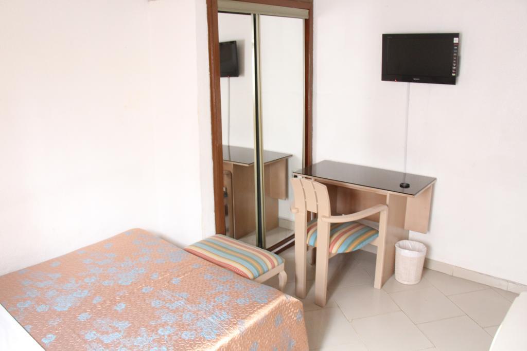 Hill View Hotel West Airport Akra Zewnętrze zdjęcie